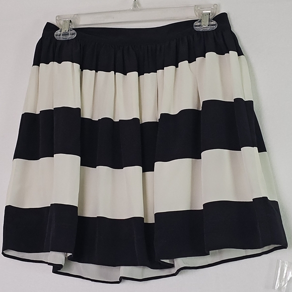 Fossil Silk Striped Mini Skirt Sz 4 Skater,Preppy - Picture 1 of 13